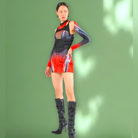 Namilia Corset Dress With Detachable Sleeves - Picture 2 of 5